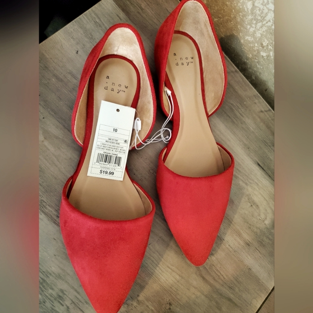 NWT Velvety Flats